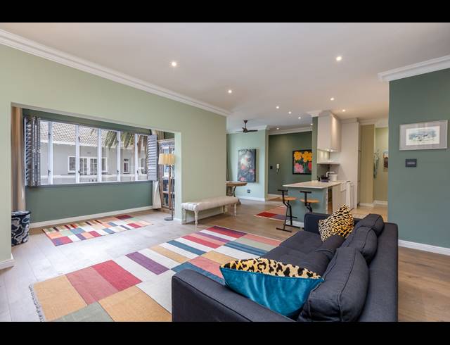 2 BEDROOM APARTMENT TO LET IN SEA POINT